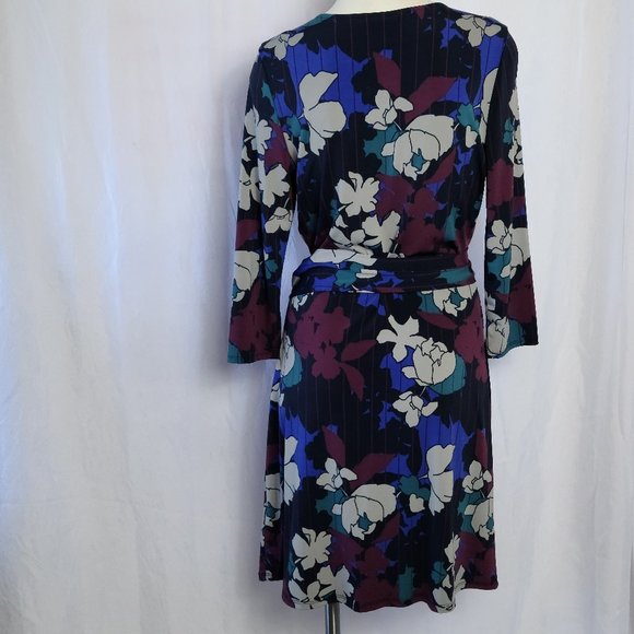 Sabie Blue Floral Print Tie Front Wrap Dress Size Medium 3/4 Length Sleeves - Picture 4 of 5